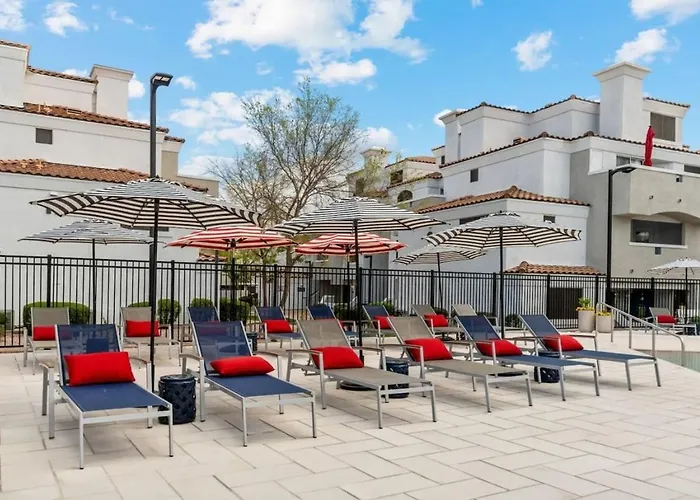 Apartment Luxury Getaway 1br Free Parking And Pool