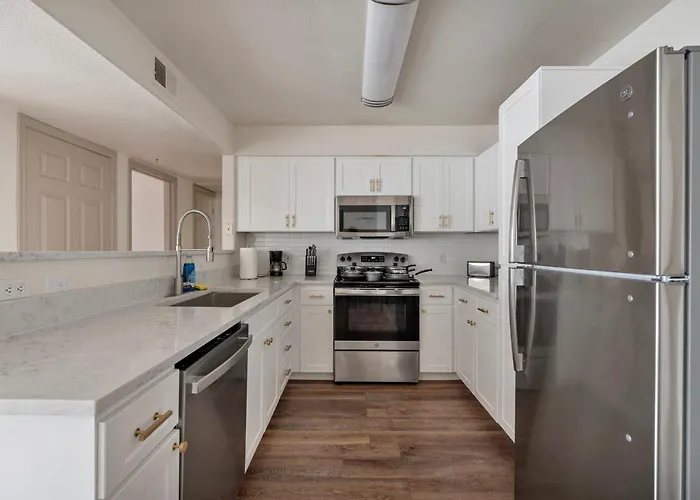 Luxury Getaway 1br Free Parking And Pool *