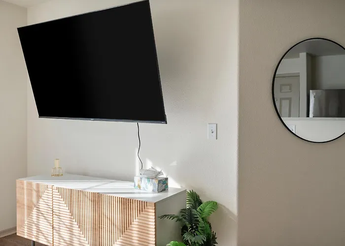 Luxury Getaway 1br Free Parking And Pool Apartment Tempe